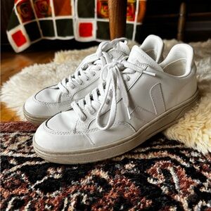 VEJA V-12 Classic Court Low-Top Sneakers